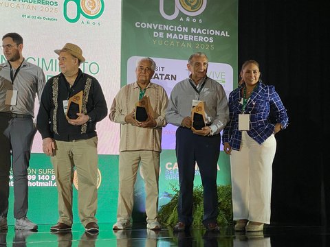 Reconocimientos durante la convención
